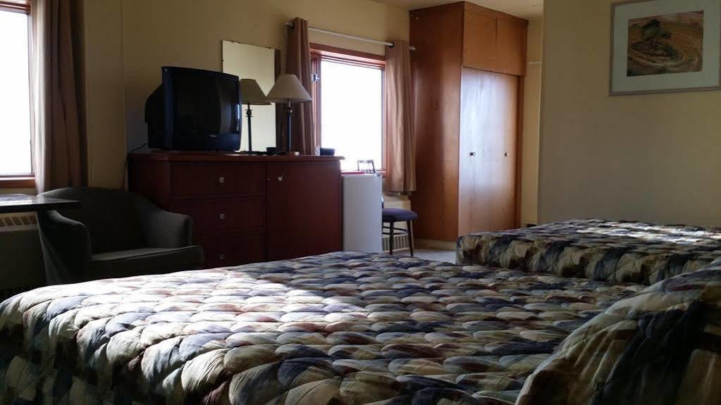 Beaver Hotel Север Батлфорд Экстерьер фото